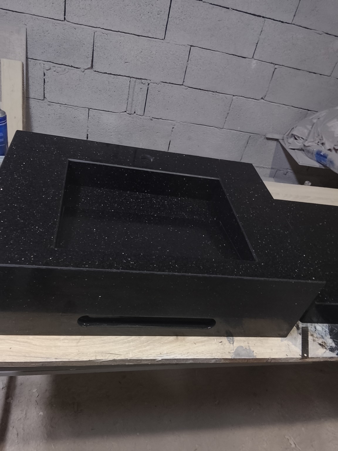 Vasque noire sur mesure